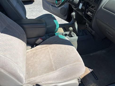 Used 2002 Toyota Tacoma 4x4 Xtracab V6 image 13