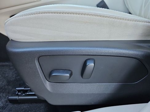 Used 2023 Buick Envision Avenir image 31