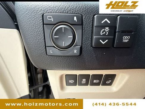 Used 2023 Lexus GX 460 Premium w/ Premium Package AWD/4WD image 19