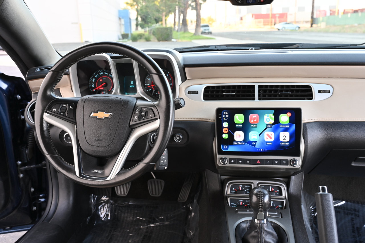 Used 2012 Chevrolet Camaro SS RWD image 16