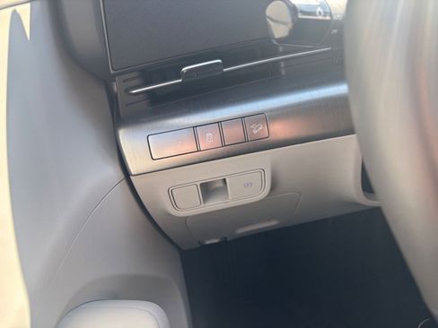 Used 2025 Hyundai Kona SEL image 35