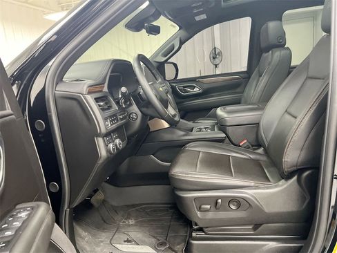 Used 2024 Chevrolet Suburban High Country image 20