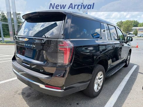 Used 2025 Chevrolet Suburban LT AWD/4WD image 7
