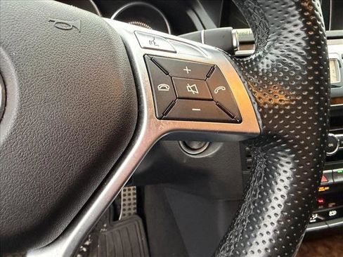 Used 2014 Mercedes-Benz E 550 4MATIC Sedan image 15