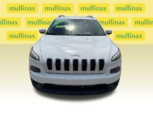 Used 2016 Jeep Cherokee Latitude FWD image 10