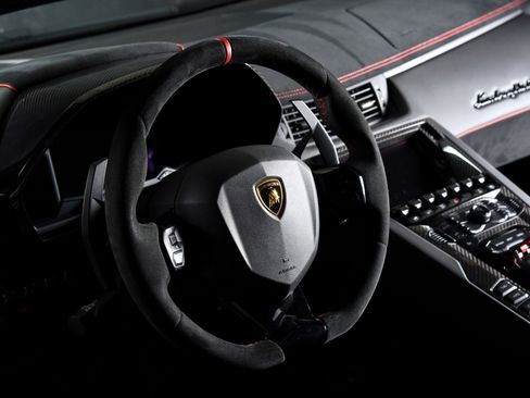 Used 2016 Lamborghini Aventador LP 750-4 Superveloce image 32