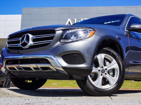 Used 2018 Mercedes-Benz GLC 300 4MATIC w/ Premium Package image 2