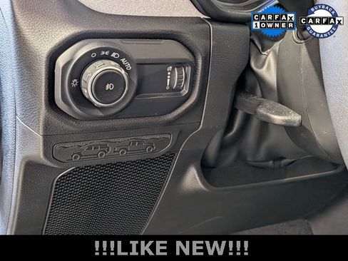Used 2025 Jeep Wrangler Sport image 14
