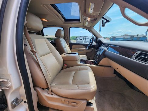 Used 2013 GMC Yukon XL Denali AWD/4WD image 13
