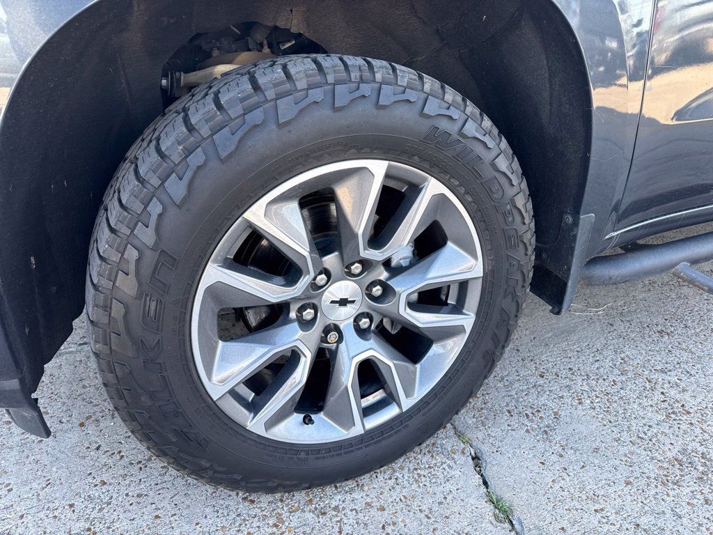 Used 2019 Chevrolet Silverado 1500 RST w/ All-Star Edition AWD/4WD image 3