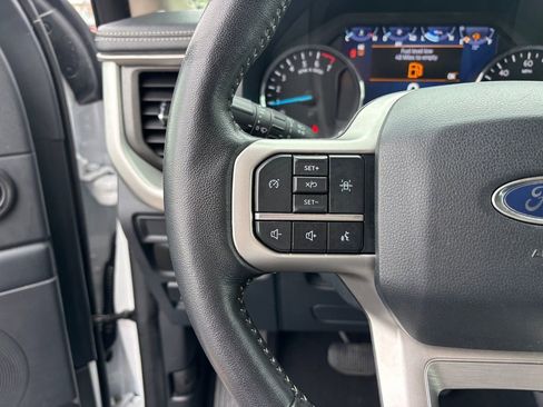 Used 2024 Ford Expedition XLT RWD image 16