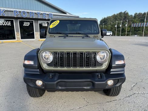 Used 2025 Jeep Wrangler Sport image 8