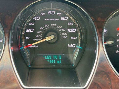 Used 2012 Ford Taurus SEL image 5