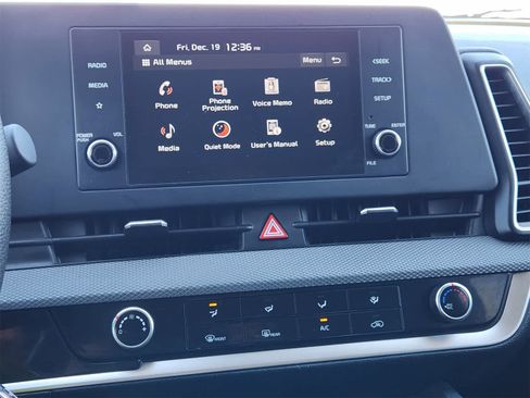 Certified 2024 Kia Sportage LX image 17