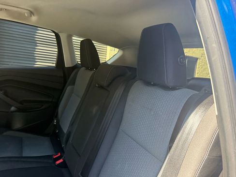 Used 2017 Ford Escape SE w/ SE Cold Weather Package AWD/4WD image 29