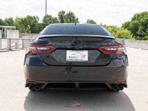 Used 2022 Toyota Camry XSE FWD image 6