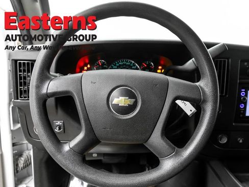 Used 2019 Chevrolet Express 2500 Extended RWD image 10