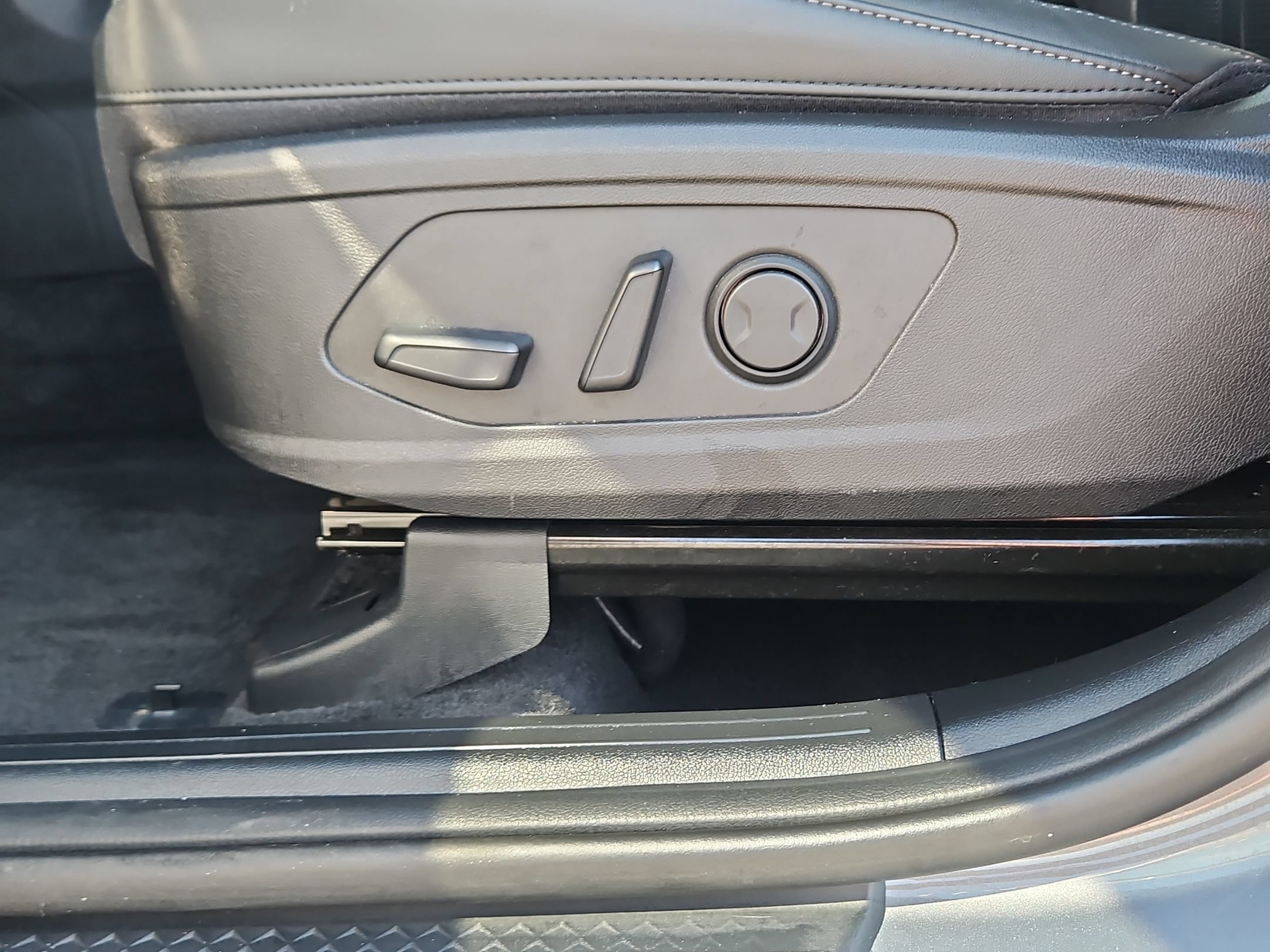 Used 2025 Kia Sorento EX w/ Panoramic Sunroof Package FWD image 21