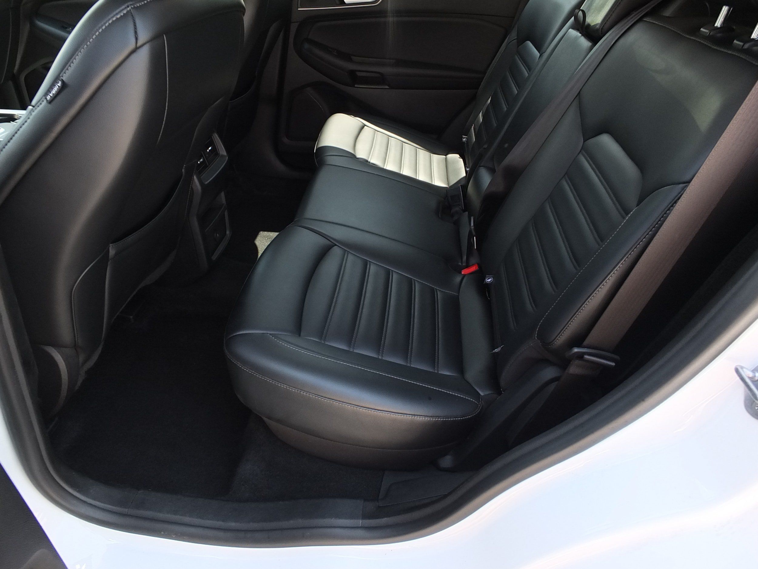 Used 2024 Ford Edge SEL AWD/4WD image 12