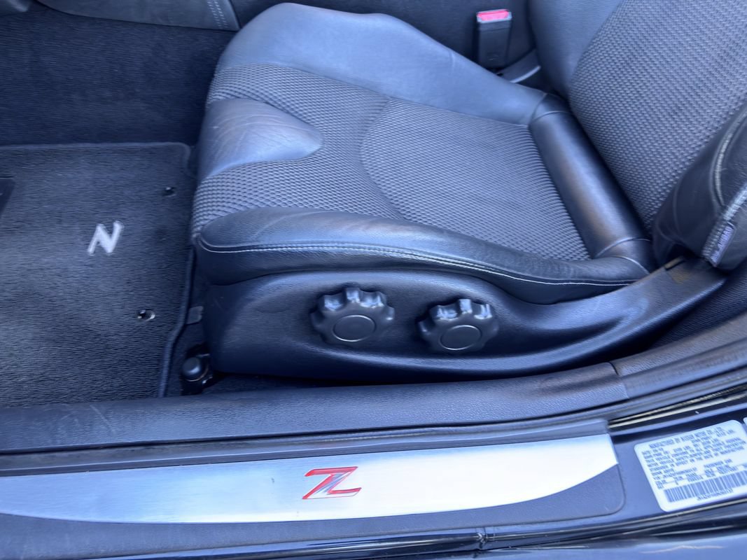 Used 2011 Nissan 370Z Touring w/ Sport Pkg RWD image 31