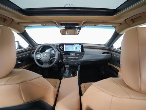 New 2025 Lexus ES 350 w/ Premium Package image 13