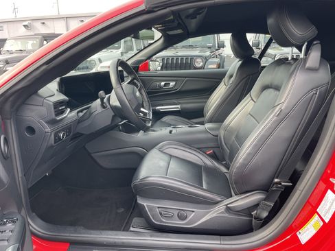 Used 2025 Ford Mustang Premium RWD image 21
