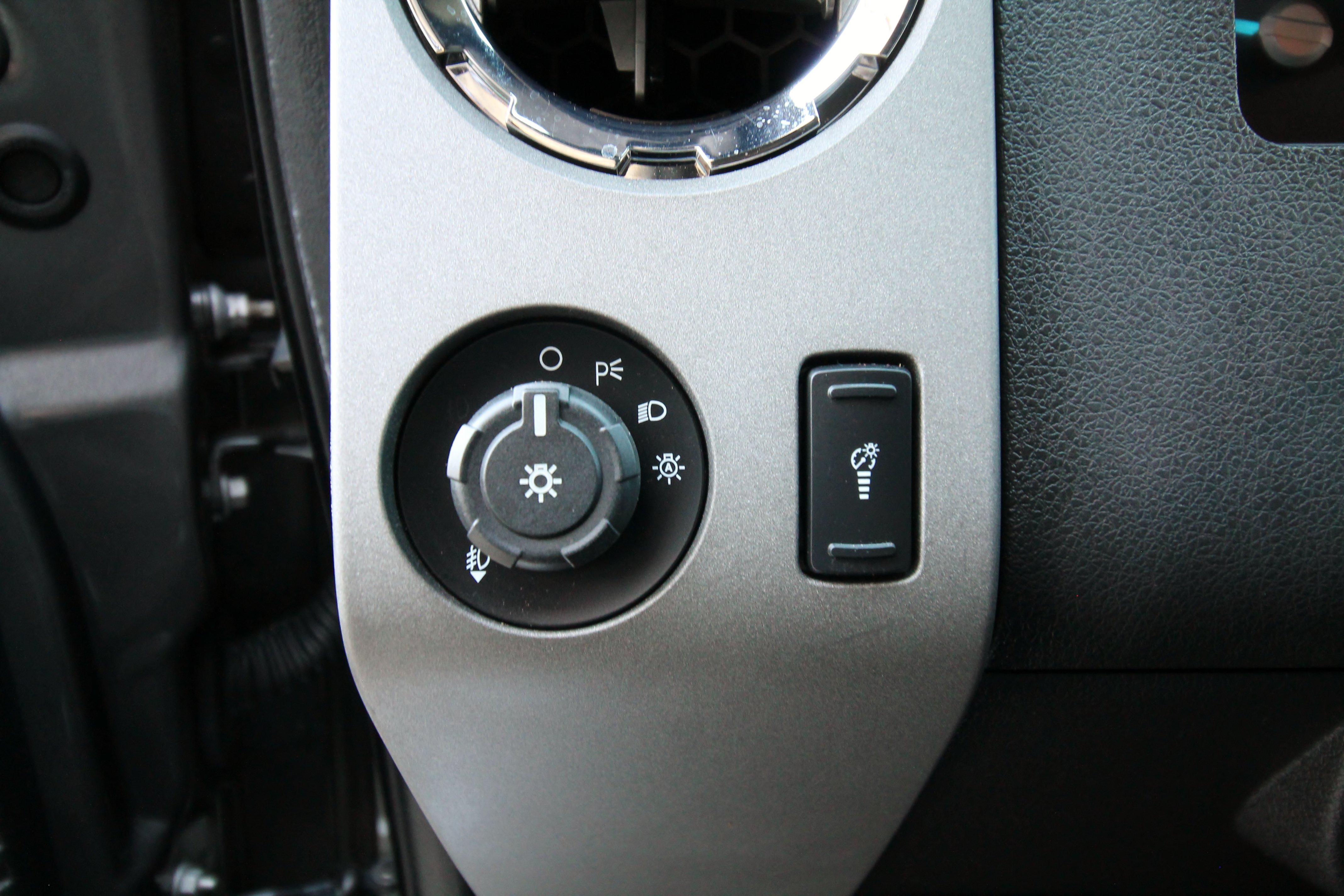 Used 2012 Ford F250 Lariat w/ Chrome Pkg AWD/4WD image 25