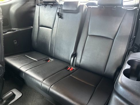 Used 2025 Toyota Highlander XSE AWD/4WD image 14