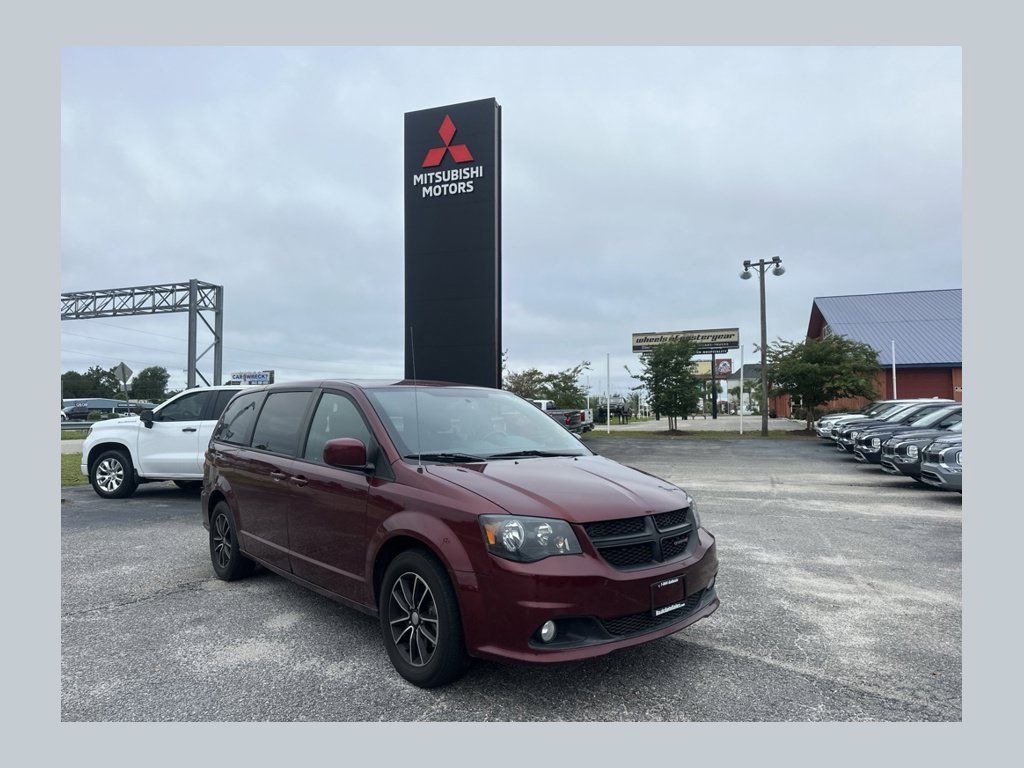 Used 2018 Dodge Grand Caravan SE FWD image 1