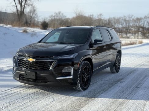 Used 2023 Chevrolet Traverse Premier w/ Redline Edition image 2