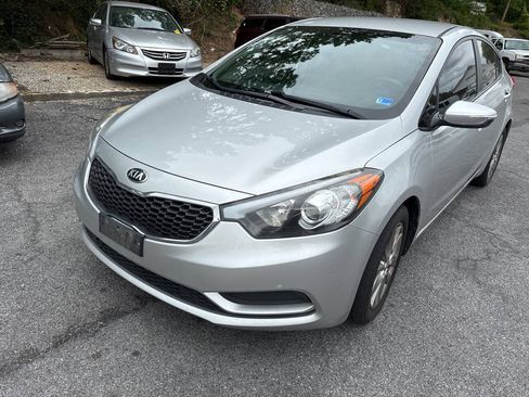 Used 2014 Kia Forte LX w/ Popular Package FWD image 2