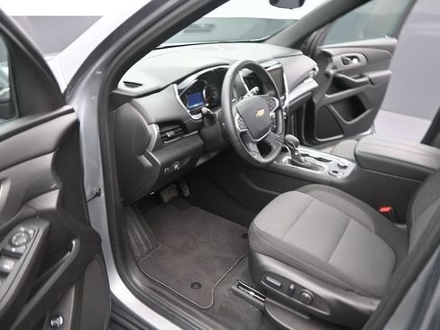 Used 2023 Chevrolet Traverse LT w/ Rear Camera Mirror Package AWD/4WD image 19