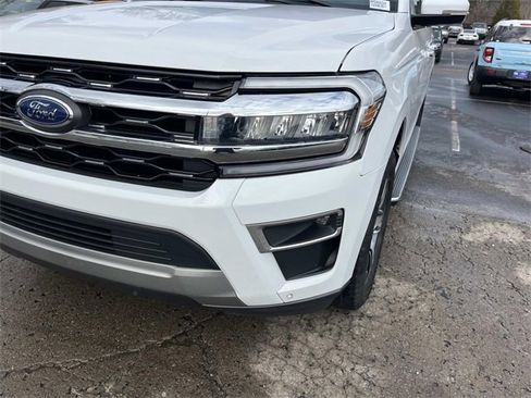 Used 2023 Ford Expedition Max Limited image 9