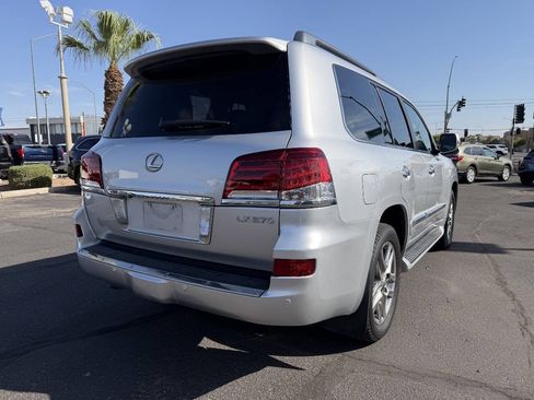 Used 2013 Lexus LX 570 4WD w/ Luxury Pkg image 3