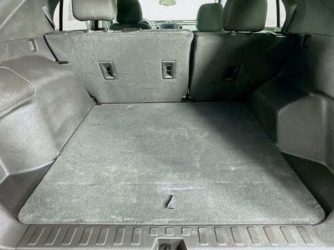 Used 2024 Chevrolet Equinox LS w/ LS Convenience Package image 32