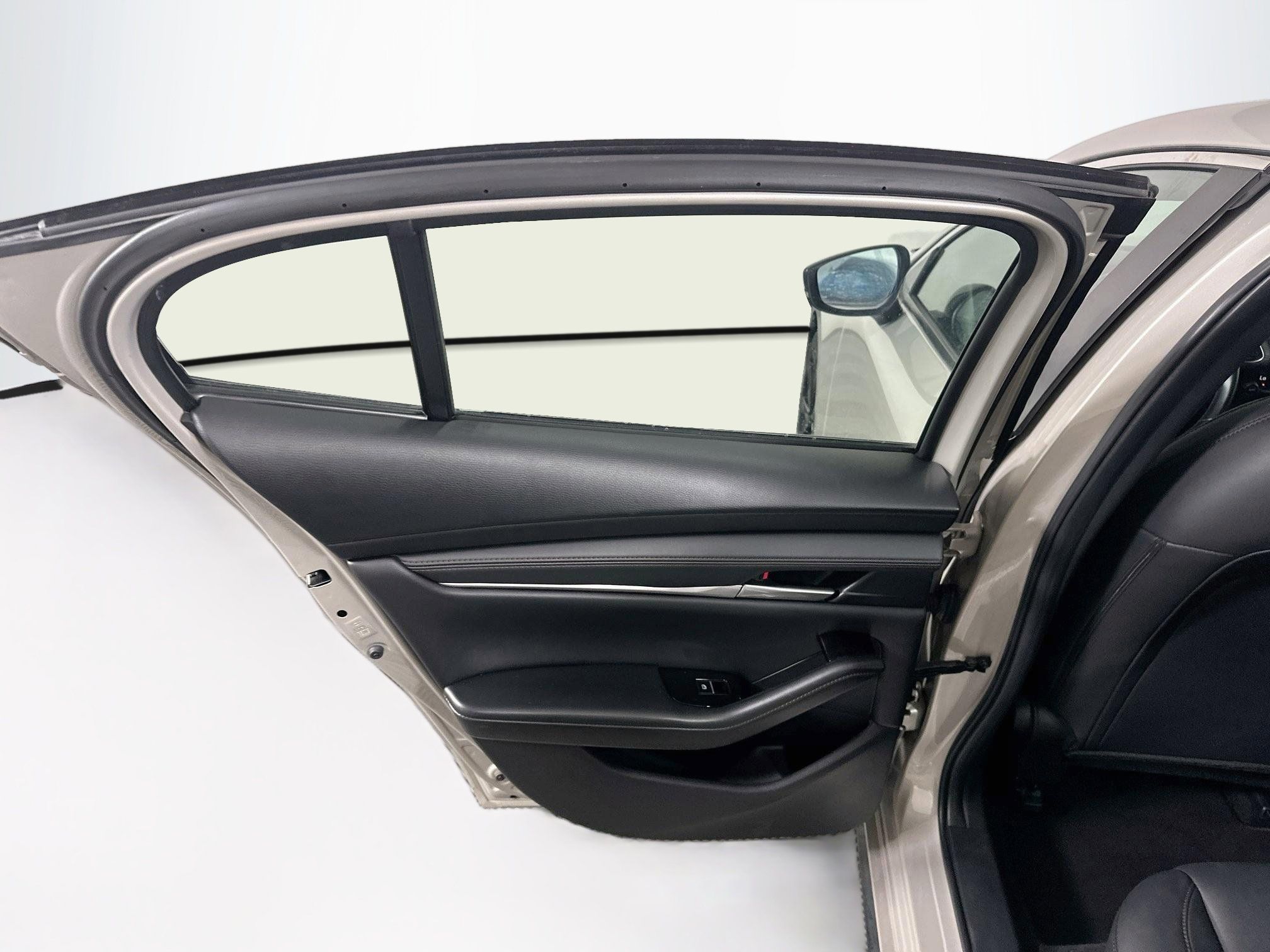 Used 2025 MAZDA MAZDA3 s FWD image 25