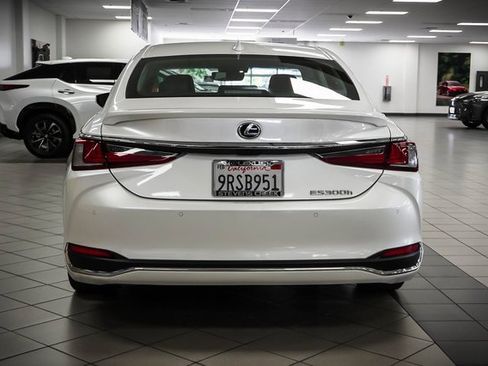 Used 2025 Lexus ES 300h w/ Premium Package image 7