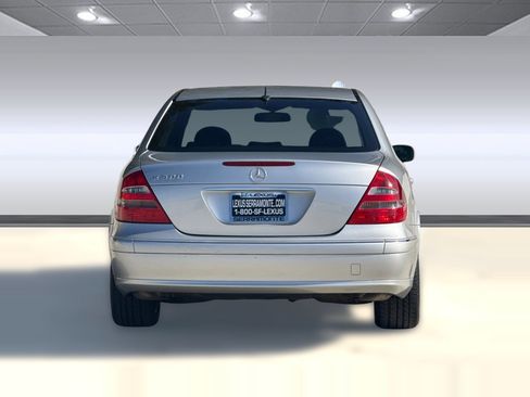 Used 2003 Mercedes-Benz E 500 Sedan image 10