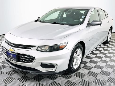 Used 2017 Chevrolet Malibu LS FWD image 5