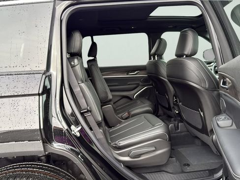 New 2026 Jeep Grand Cherokee L Limited w/ Luxury Tech Group II AWD/4WD image 13