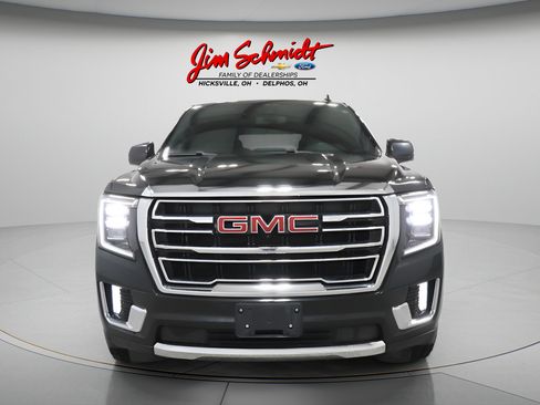 Used 2022 GMC Yukon SLT w/ SLT Luxury Package AWD/4WD image 3