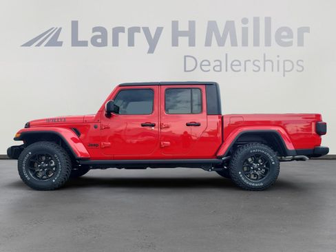 New 2025 Jeep Gladiator Willys image 2