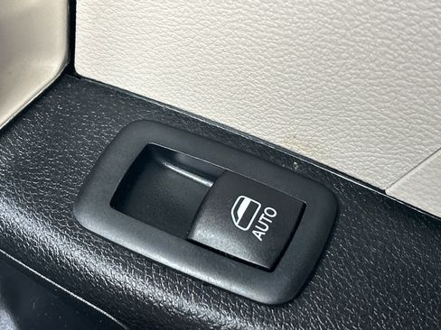 Used 2022 Chrysler Pacifica Limited image 24