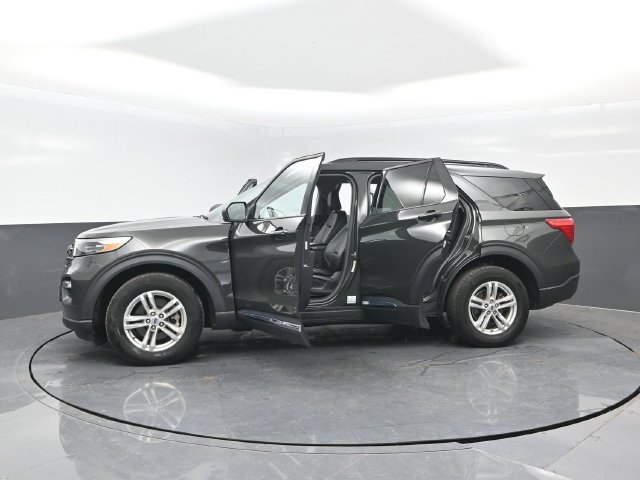 Certified 2023 Ford Explorer XLT w/ Equipment Group 202A AWD/4WD image 29