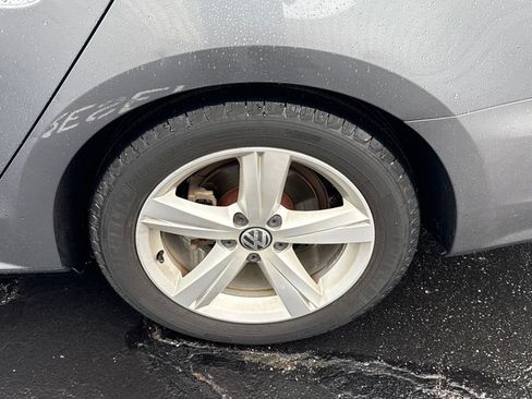 Used 2014 Volkswagen Passat 2.5 SE FWD image 4