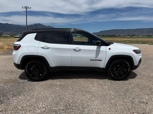 Used 2023 Jeep Compass Trailhawk AWD/4WD image 8