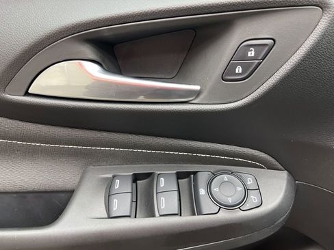 Used 2026 Buick Envista Sport Touring w/ Studio Series image 30