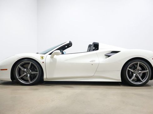 Used 2017 Ferrari 488 Spider RWD image 31