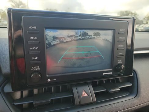 Used 2020 Toyota RAV4 XLE w/ Convenience Package image 19