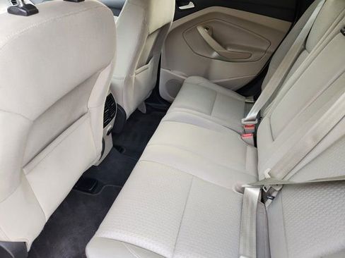 Used 2017 Ford Escape SE image 31